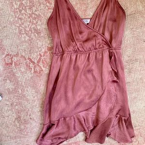 Cute flowy pink Tobi dress